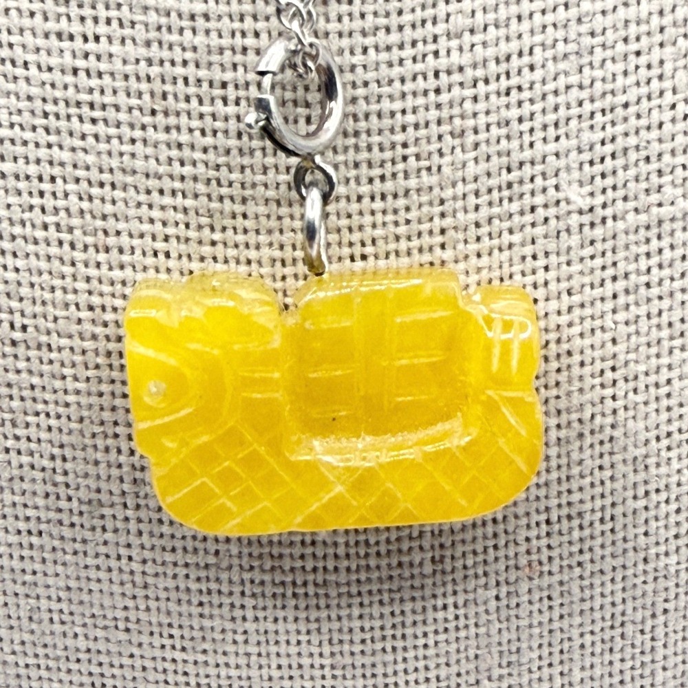 Vintage Style Amber Tone Fish Pendant Charm Necklace Carved Resin 18"‎